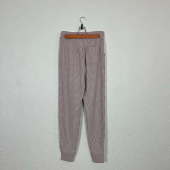 ❌SOLD❌ NWOT Alo Yoga Muse Sweatpant in Dusty Pink - Picture 8 of 8